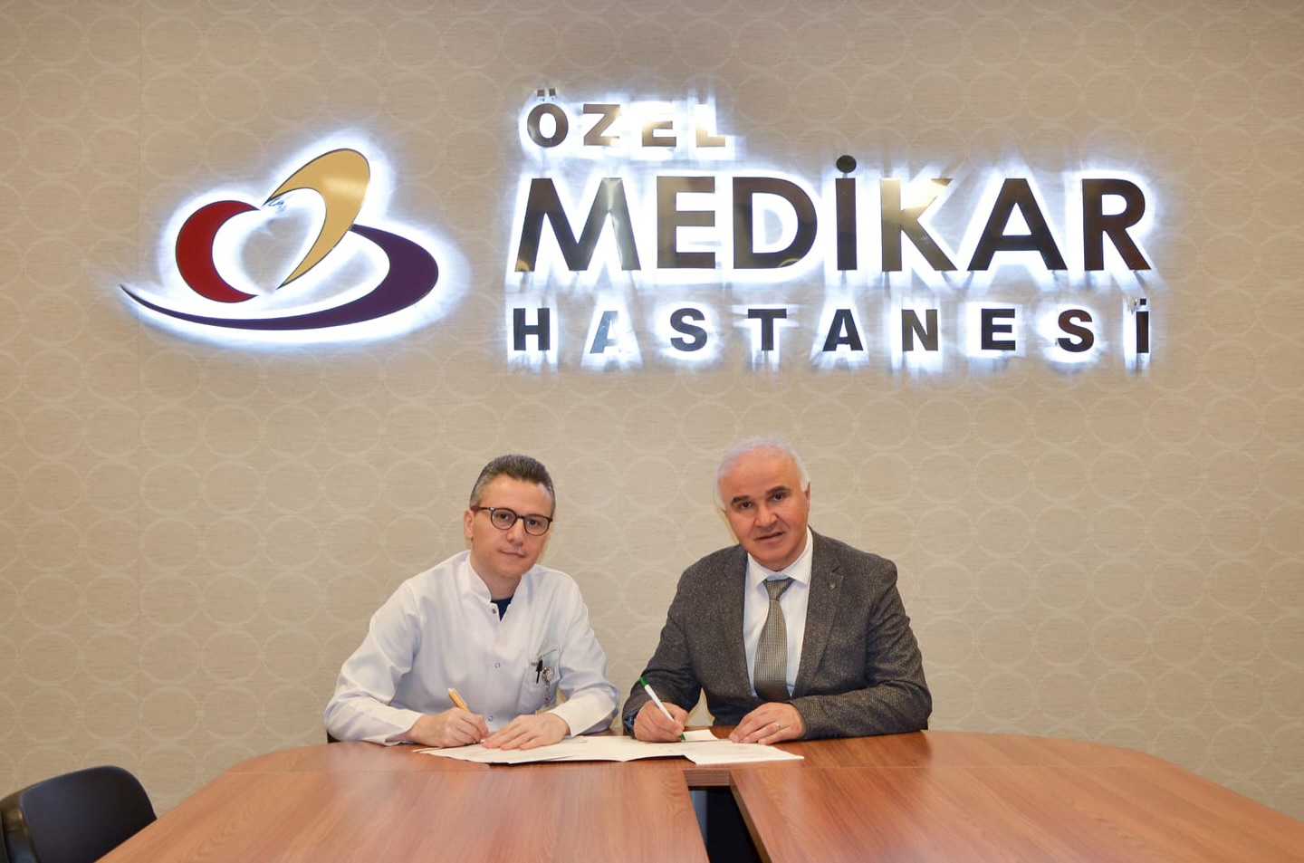 Karabük Bartınlılar Derneği ve Karabük Özel Medikar Hastanesi, dernek üyeleri için indirim anlaşması imzaladı.